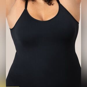Shapermint Essentials Black Scoop Neck Cami